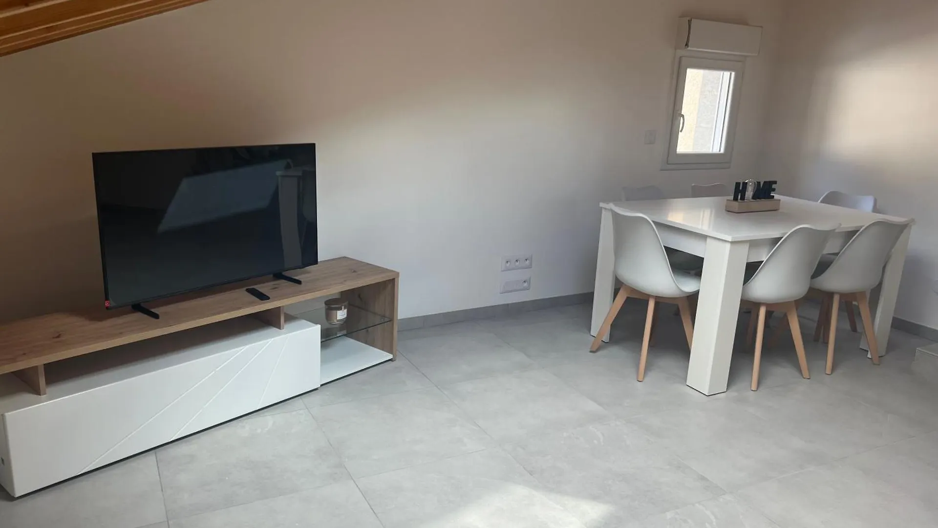 Tullins Maison De Ville 0*,